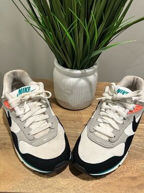 Nike Women's Airmax Correlate White, Black & Teal Athletic Sneakers